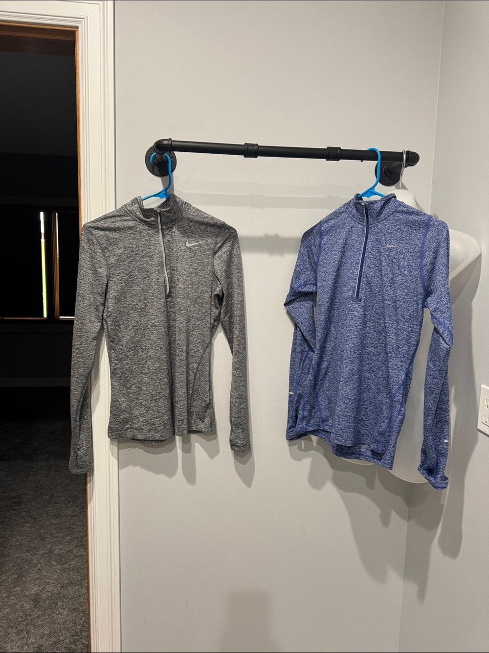Nike women’s dri fit xs 1/4 zip (set of 2)